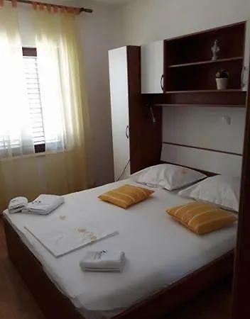 Mimoza * Biograd Na Moru