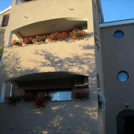 Mimoza Apartment