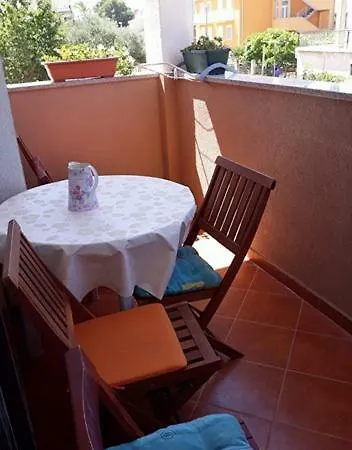 Mimoza Biograd Na Moru