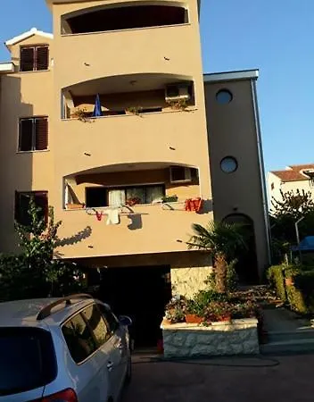 Mimoza Apartment *